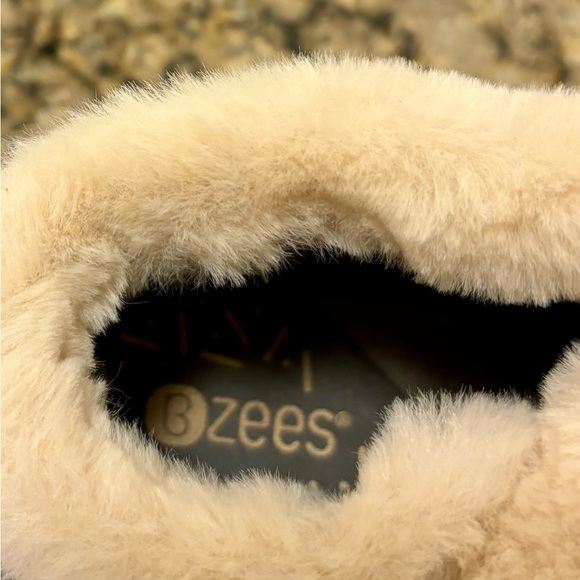 Adorable Suede & Faux Fur Booties - BZees - Picture 8 of 10